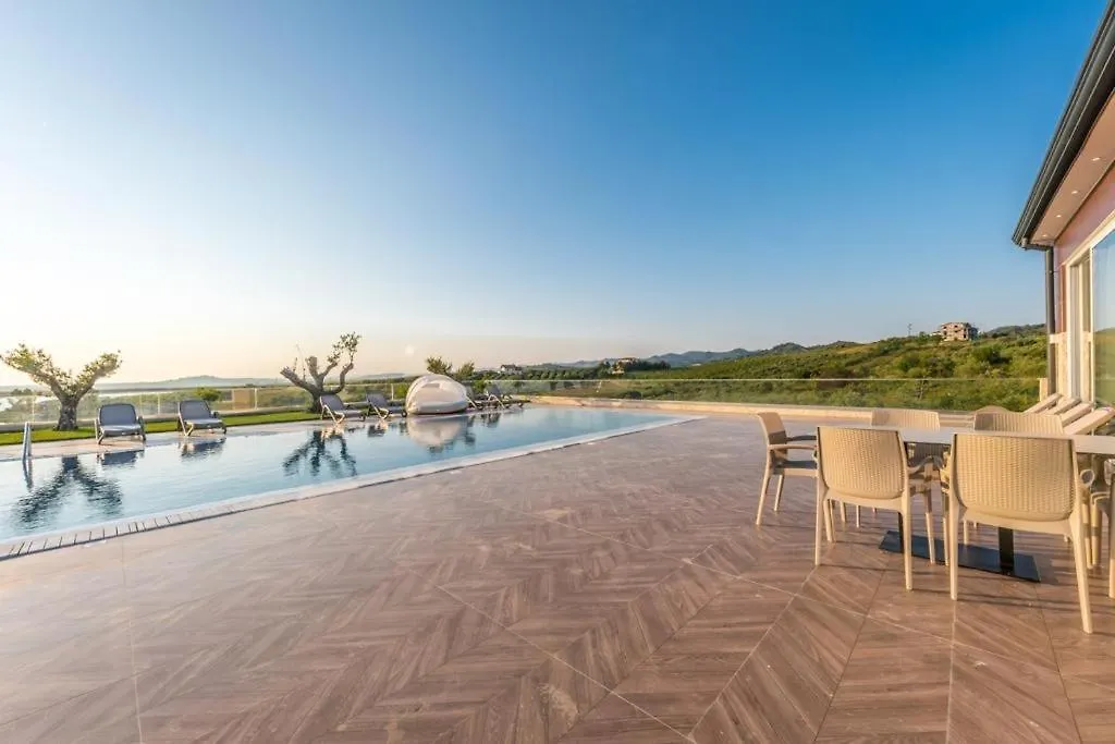 Top Villas Durres 0*,